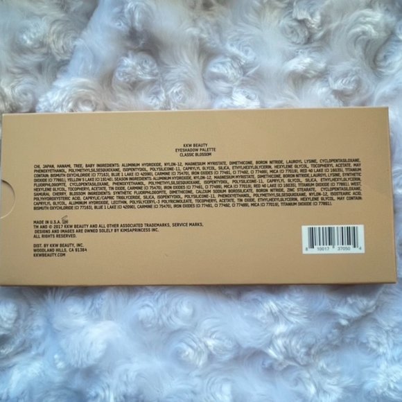 KKW Beauty Classic Blossom Palette - Picture 2 of 5